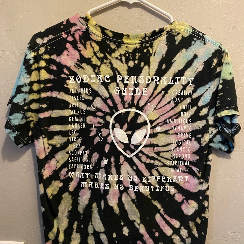 Fifth sun zodiac guide tie dye shirt - Small